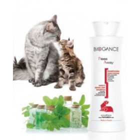 Biogance Fleas Away Cat Противопаразитен шампоан за котки с натурални съставки 250 мл